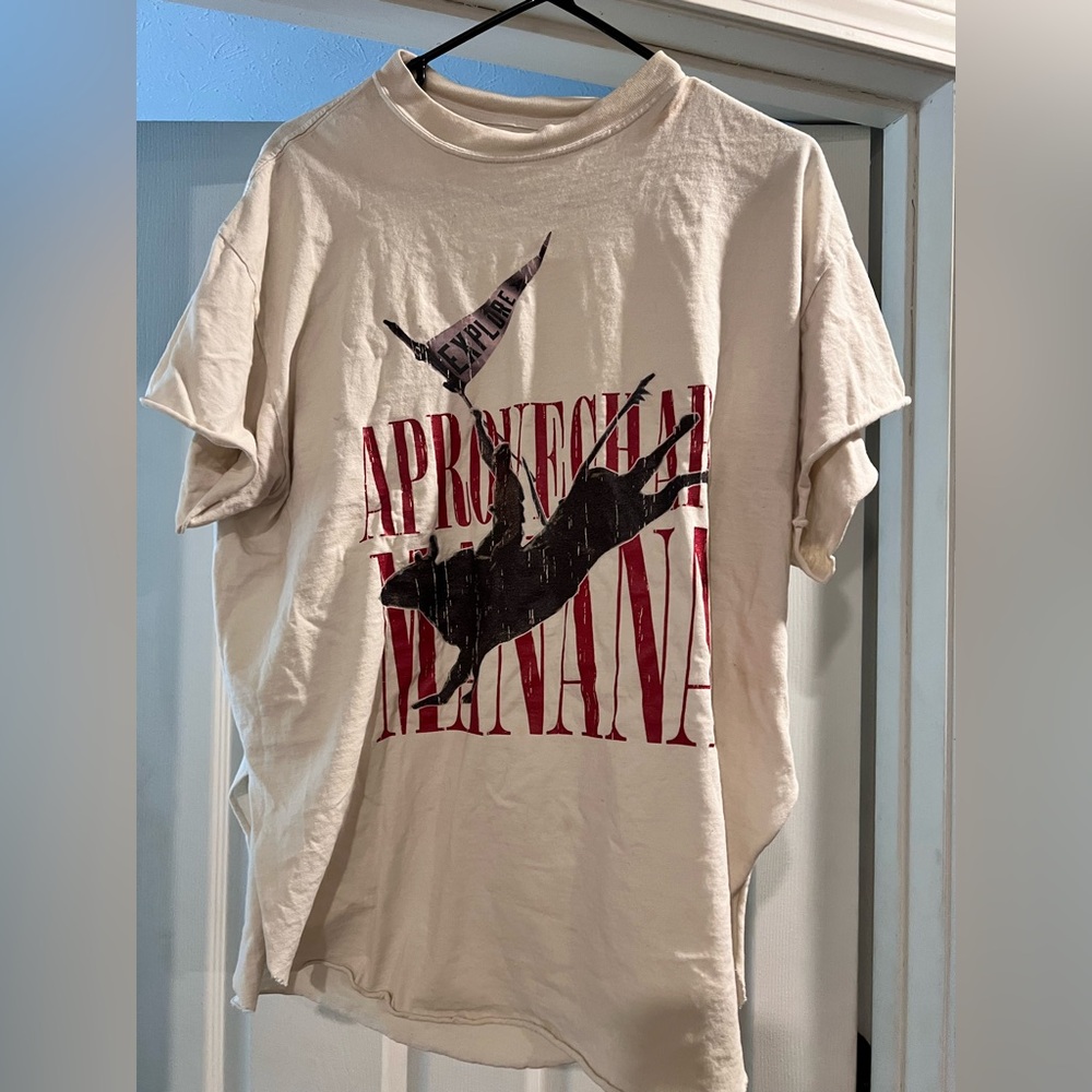 Pebby Forevee Short Sleeve Graphic Tee Large
